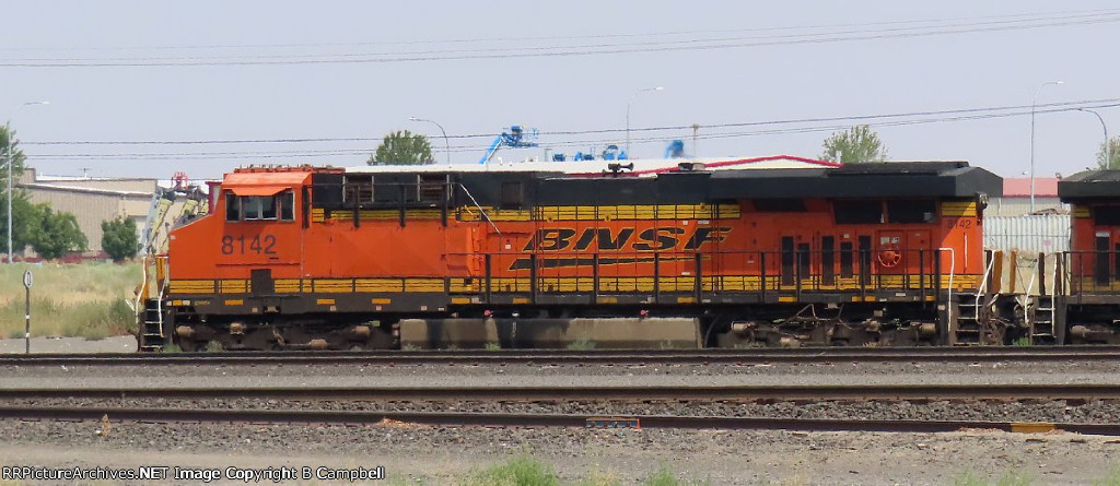 BNSF 8142